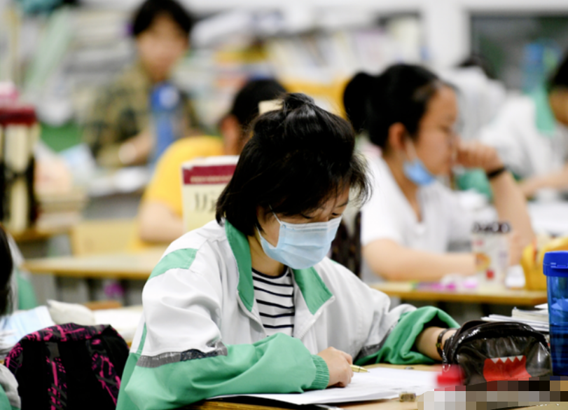 2023年高考分?jǐn)?shù)線預(yù)計(jì)多地將下調(diào)，最低分?jǐn)?shù)線或降至280分