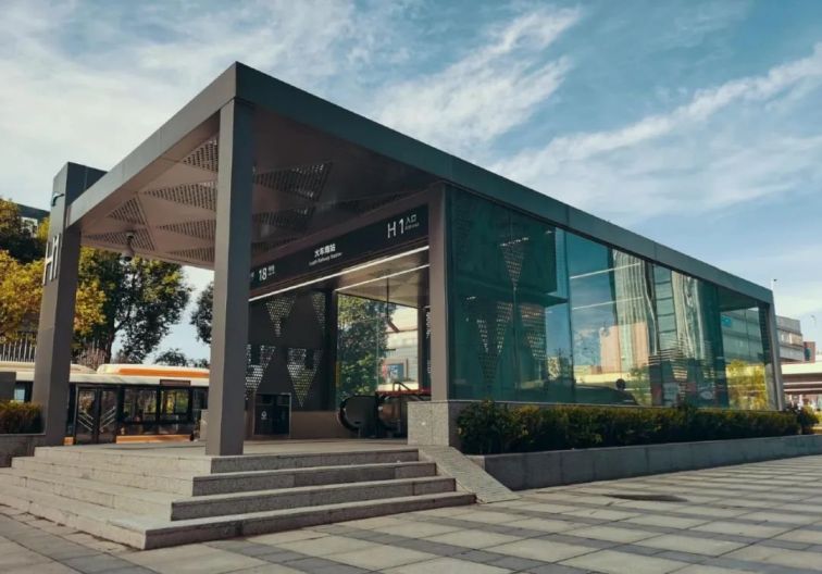 成都地鐵18號線火車南站出入口